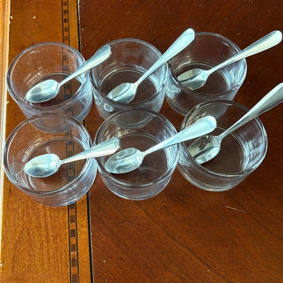6 Clear Glass Bowls with Polished Silver Spoons - Picture 2 of 7